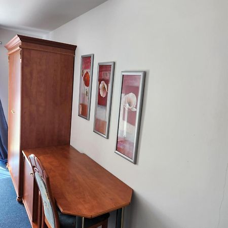 Hotel Hoyers In Pinneberg Prisdorf Dış mekan fotoğraf