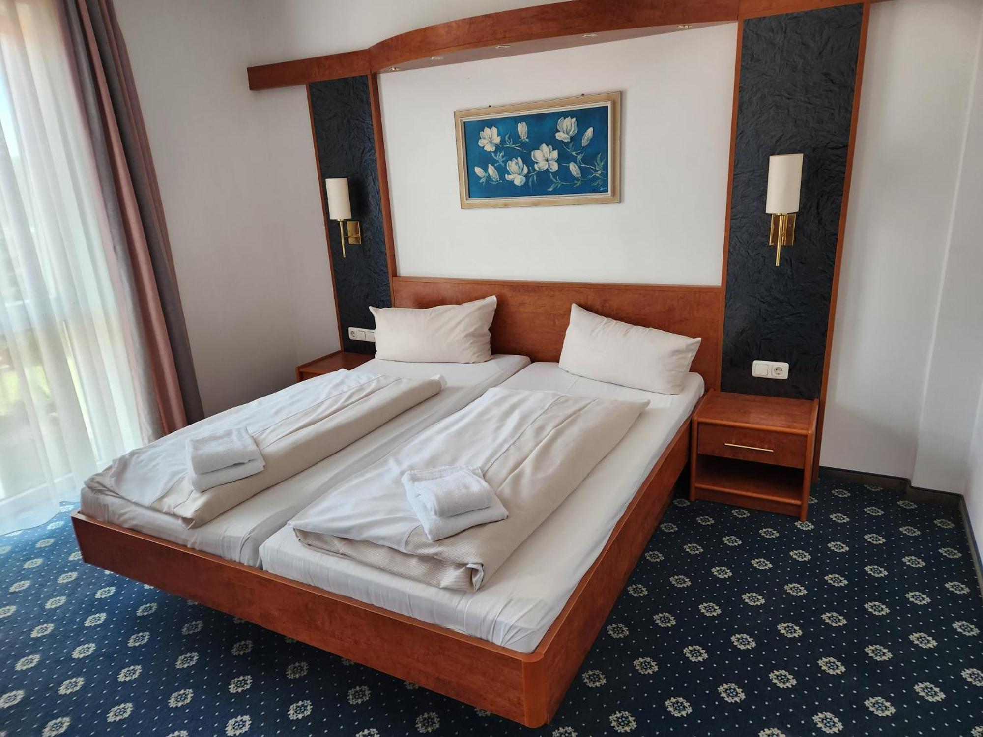 Hotel Hoyers In Pinneberg Prisdorf Dış mekan fotoğraf